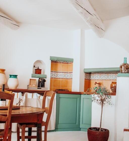 トリプルクラシックルーム, Château Le Bouïs