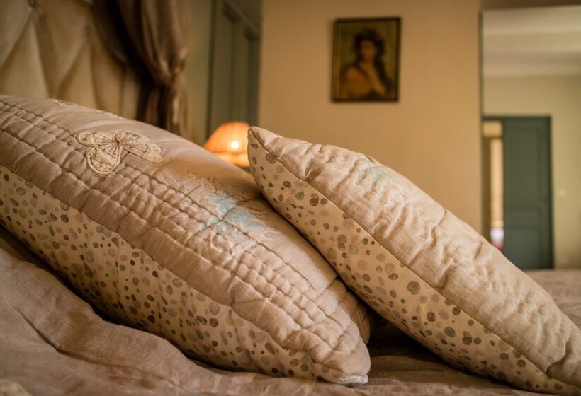 スイート, Château Le Bouïs