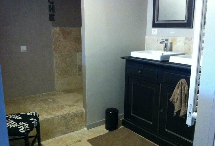 标准三人间, Ferme Du Grand Hotel Du Bois