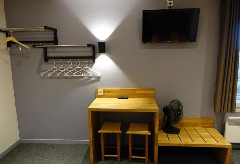Perhehuone, Fasthotel Bordeaux Eysines