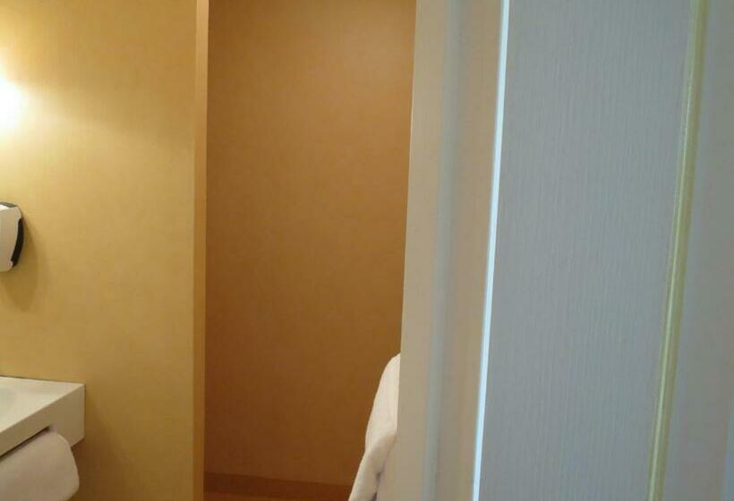 اتاق خانوادگی, Abbys