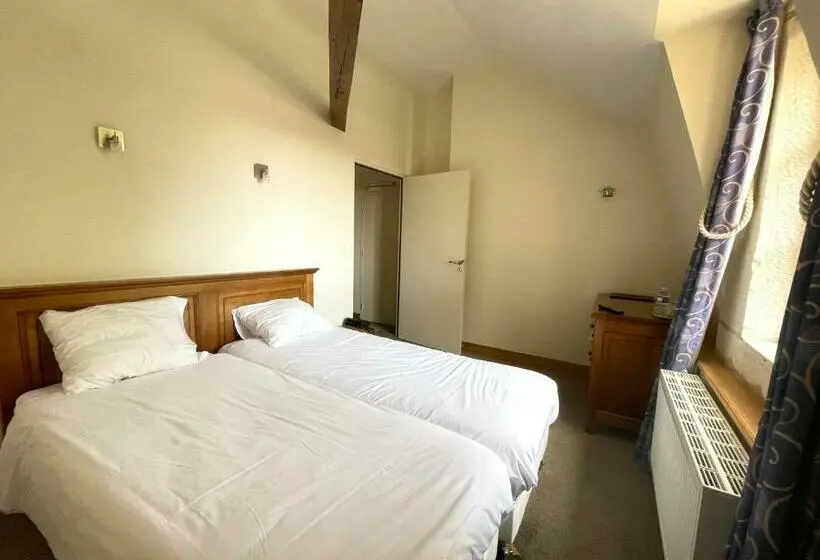 Perhesviitti, Auberge Côté Rivière
