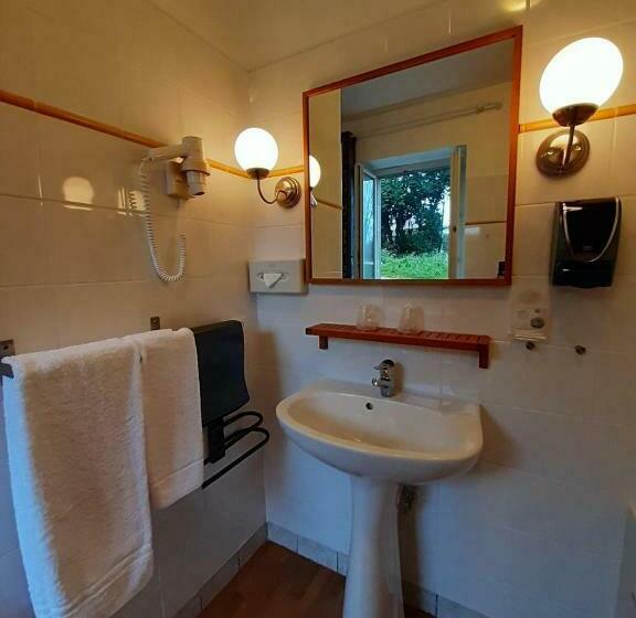 חדר משפחתי יוקרתי, Auberge De Kerveoc H