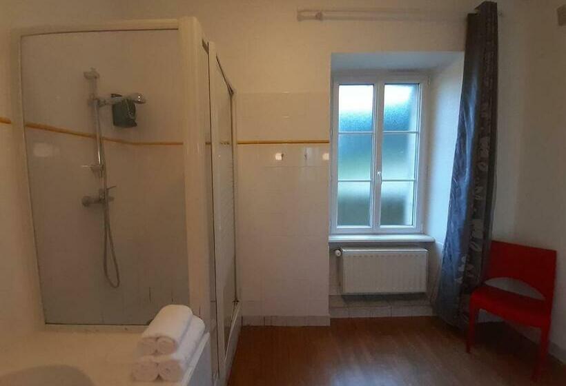Семейный Номер Престиж, Auberge De Kerveoc H