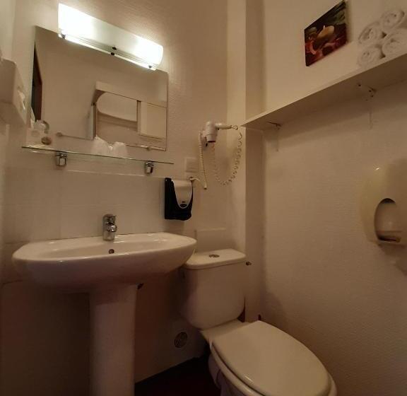 חדר קומפורט לשלושה, Auberge De Kerveoc H