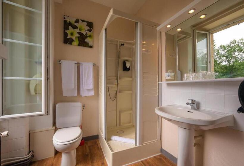 חדר קומפורט לשלושה, Auberge De Kerveoc H