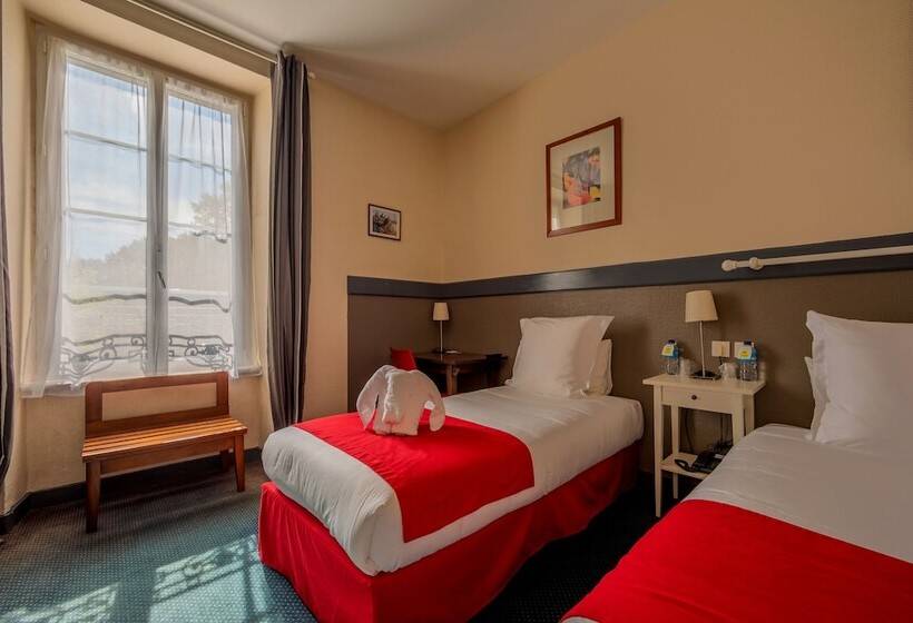 חדר קומפורט לשלושה, Auberge De Kerveoc H