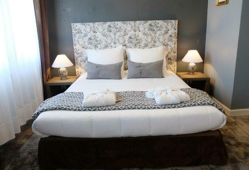 スタンダードトリプルルーム, Aux Temps D Em