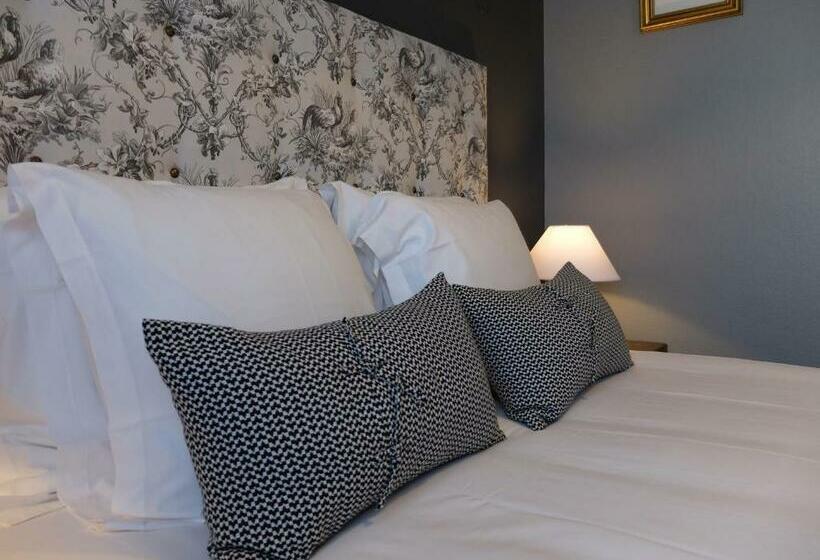 スタンダードトリプルルーム, Aux Temps D Em