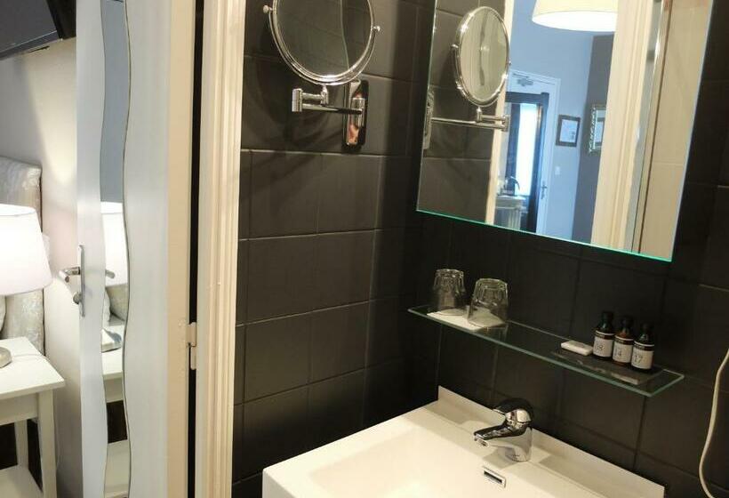 スタンダードトリプルルーム, Aux Temps D Em