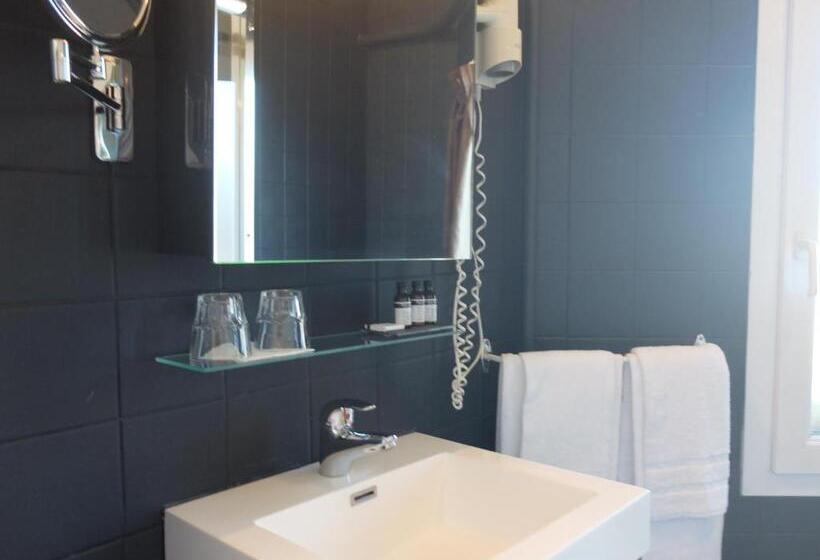 スタンダードルーム, Aux Temps D Em