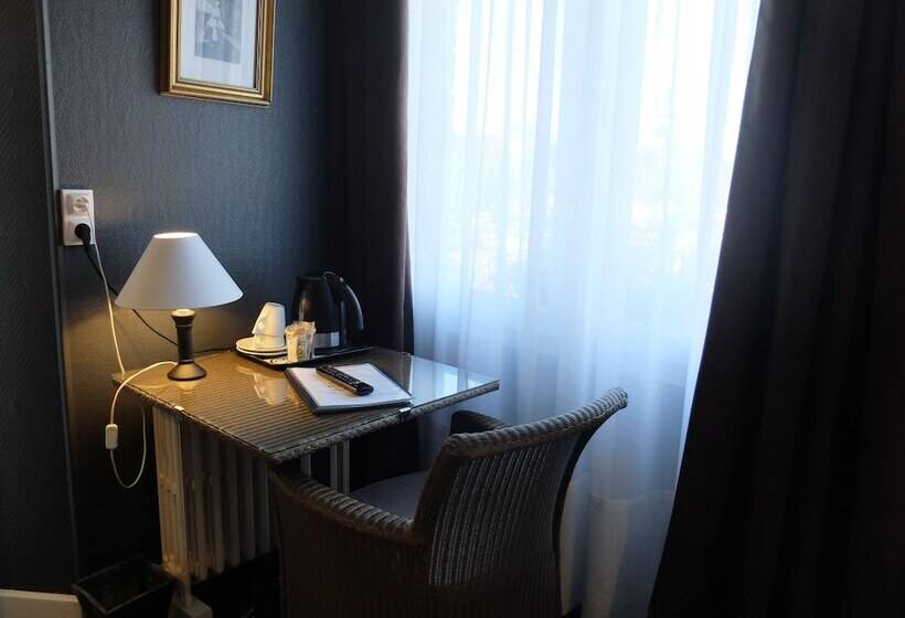 スタンダードトリプルルーム, Aux Temps D Em