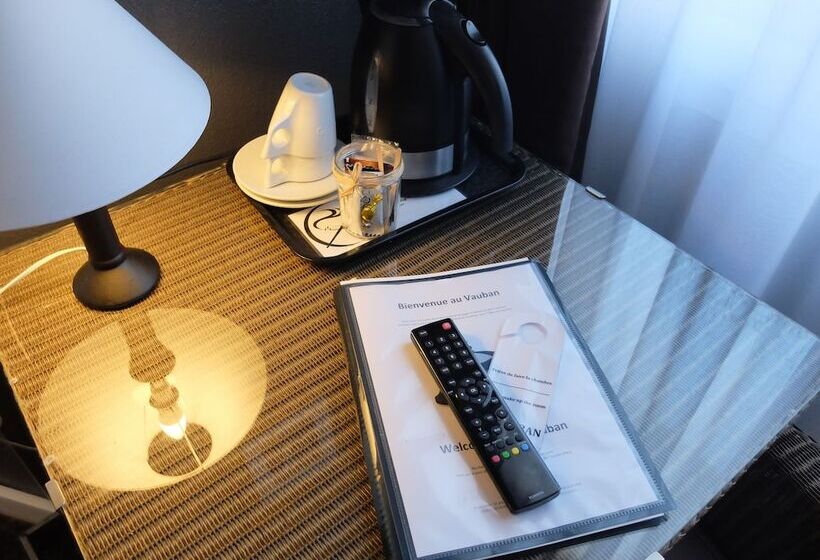 スタンダードトリプルルーム, Aux Temps D Em