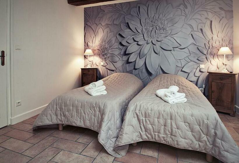 غرفة قياسية, De La Halle