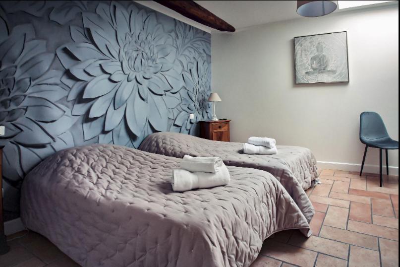 غرفة سوبيريور, De La Halle