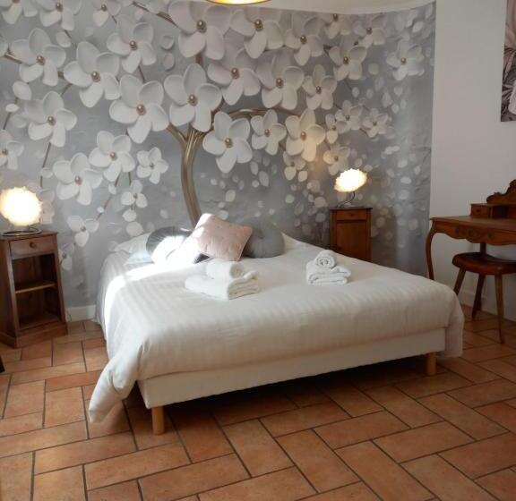 غرفة قياسية, De La Halle