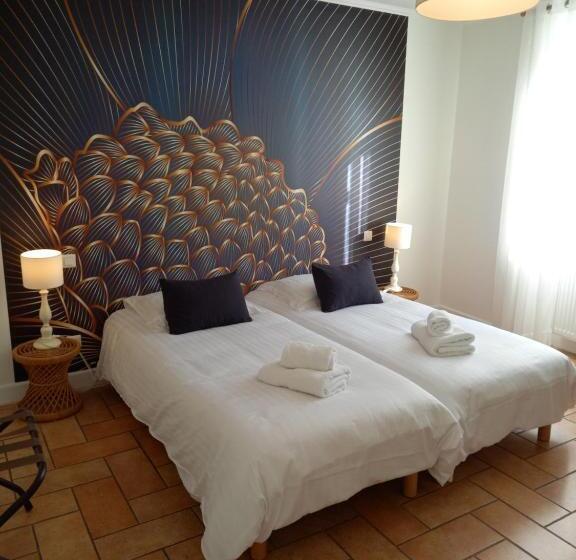 غرفة قياسية, De La Halle