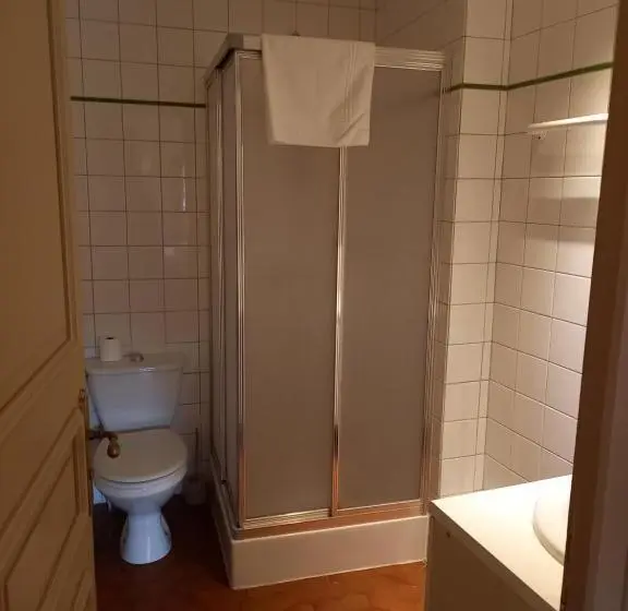 Standard Yhden Hengen Huone, De La Halle