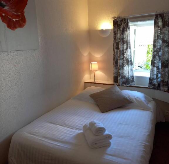 غرفة قياسية فردية, De La Halle