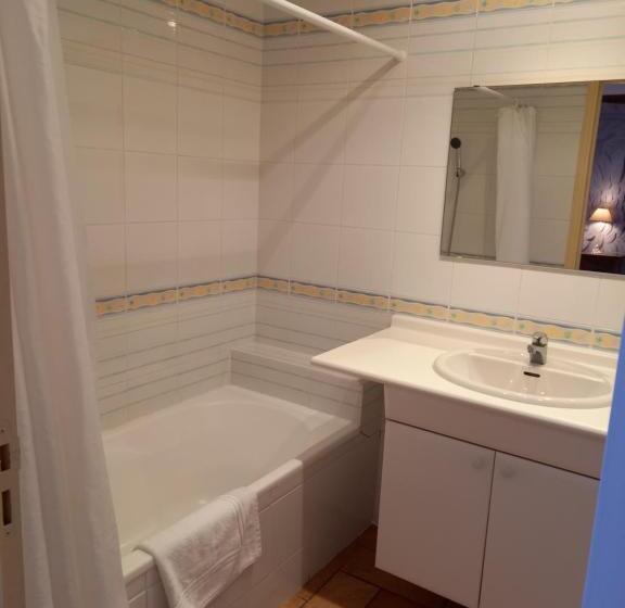 غرفة سوبيريور, De La Halle