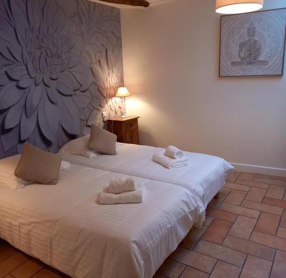 غرفة سوبيريور, De La Halle