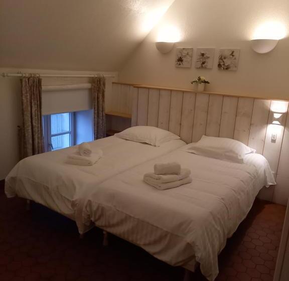 غرفة قياسية, De La Halle