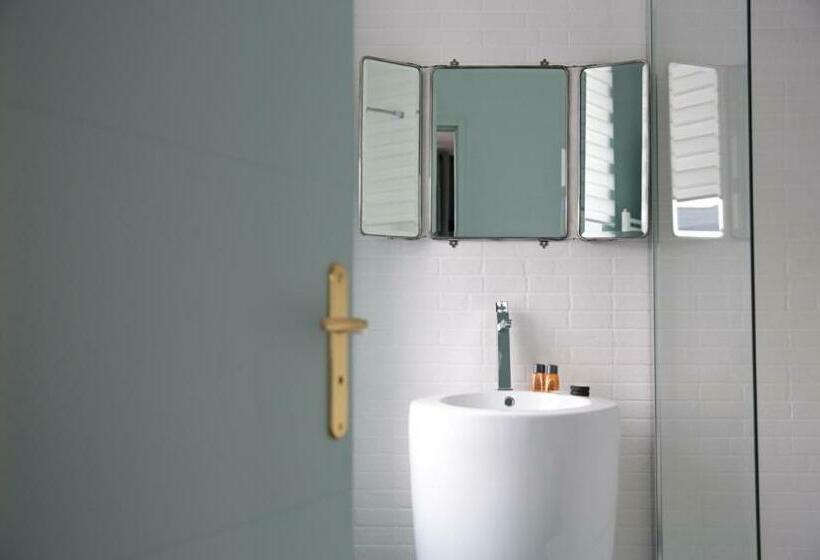 バルコニー付きデラックスルーム, Des Arts