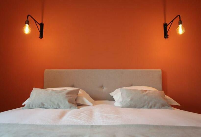 スタンダードルーム, Des Arts