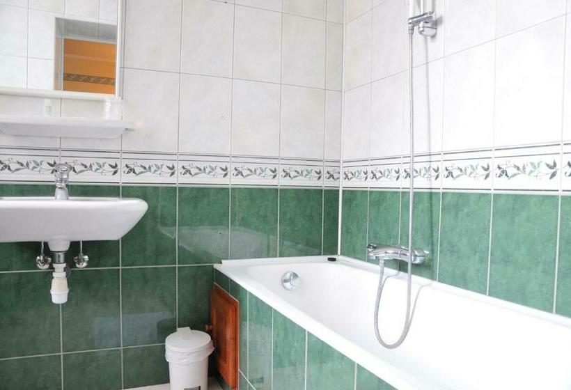 Люкс, Hôtel De Paris