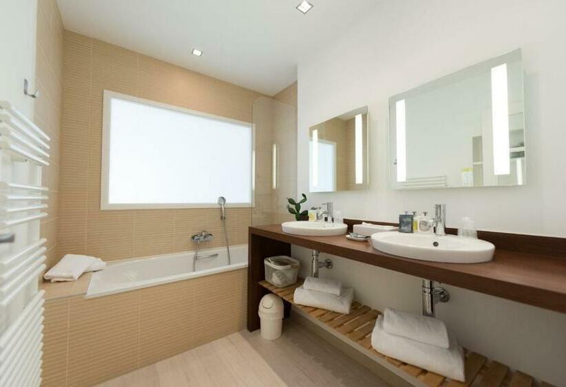 جناح, Hôtel La Jetée