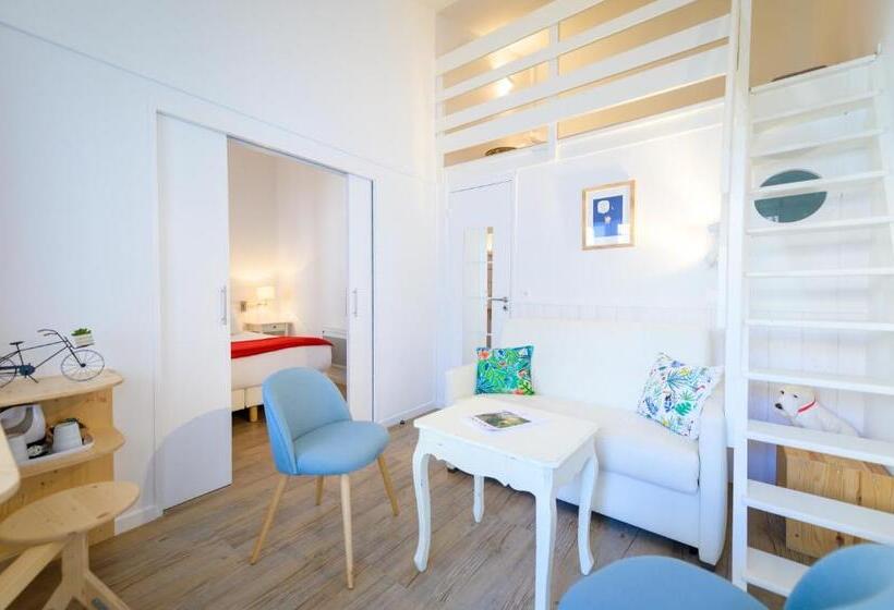 غرفة عائلية, Hôtel La Jetée