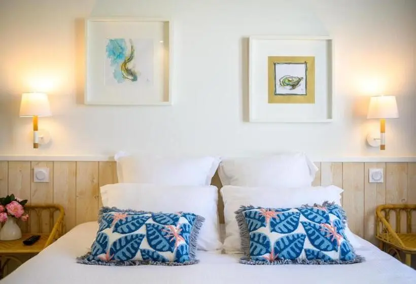 Standard Kolmen Hengen Huone, Hôtel La Jetée