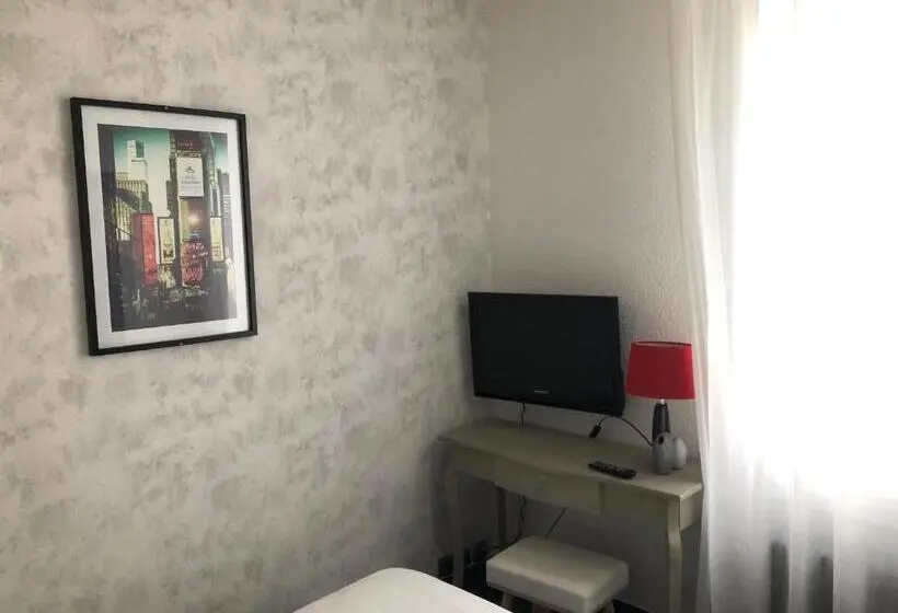 اتاق اکونومی, Hôtel Le Faisan