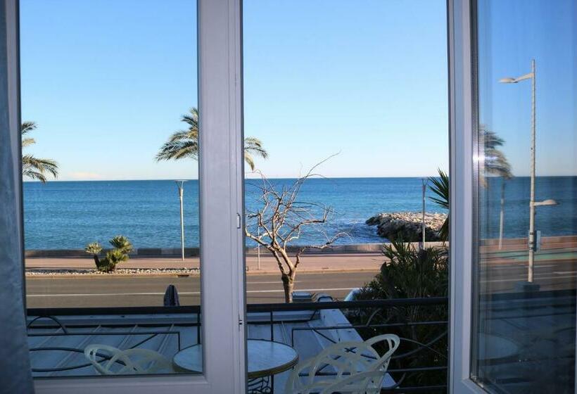 Номер Deluxe Вид на Море с Балконом, Hôtel Du Bord De Mer Le Vanillé