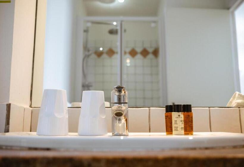 オーシャンビューデラックスルームバルコニー付き, Hôtel Du Bord De Mer Le Vanillé