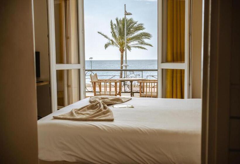 Номер Deluxe Вид на Море с Балконом, Hôtel Du Bord De Mer Le Vanillé