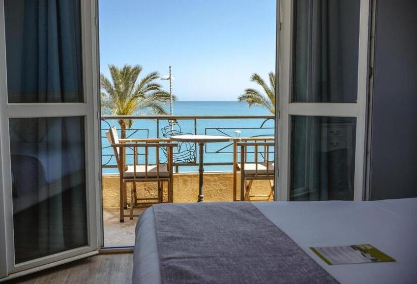 オーシャンビューデラックスルームバルコニー付き, Hôtel Du Bord De Mer Le Vanillé