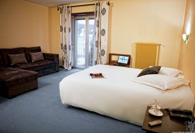 Номер Комфорт, Hôtel Majuscule