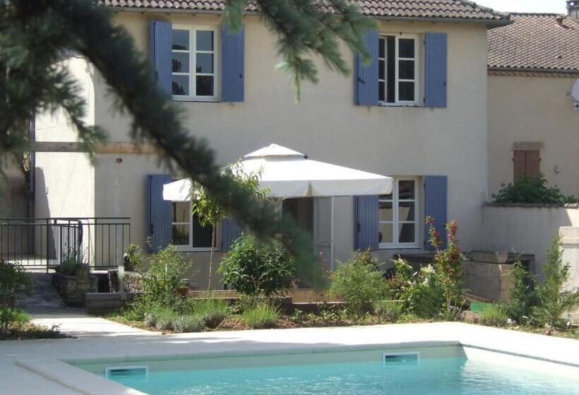 חדר סופריור נוף לגינה, Logis Hôtel Restaurant La Bastide