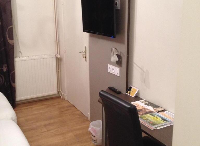 חדר סופריור נוף לגינה, Logis Hôtel Restaurant La Bastide