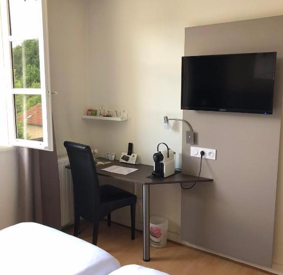 חדר סטנדרט נוף לגינה, Logis Hôtel Restaurant La Bastide