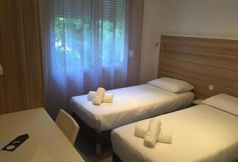 Quarto Economy, L Oasis