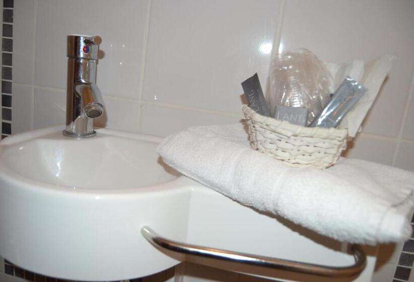 标准三人间, La Casa Mia