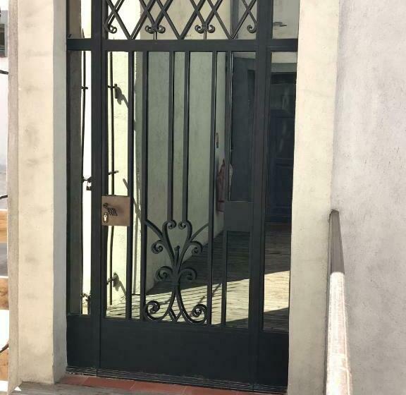 Pokój Rodzinny, La Rapière