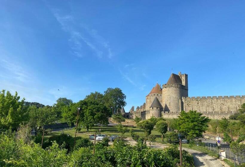 Pokój Rodzinny, La Rapière