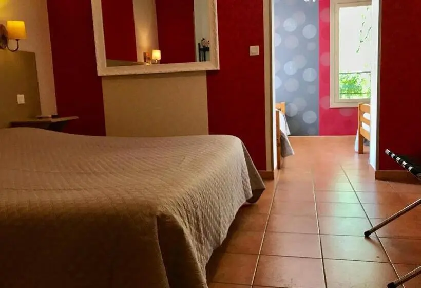 Camera Familiare, La Rapière