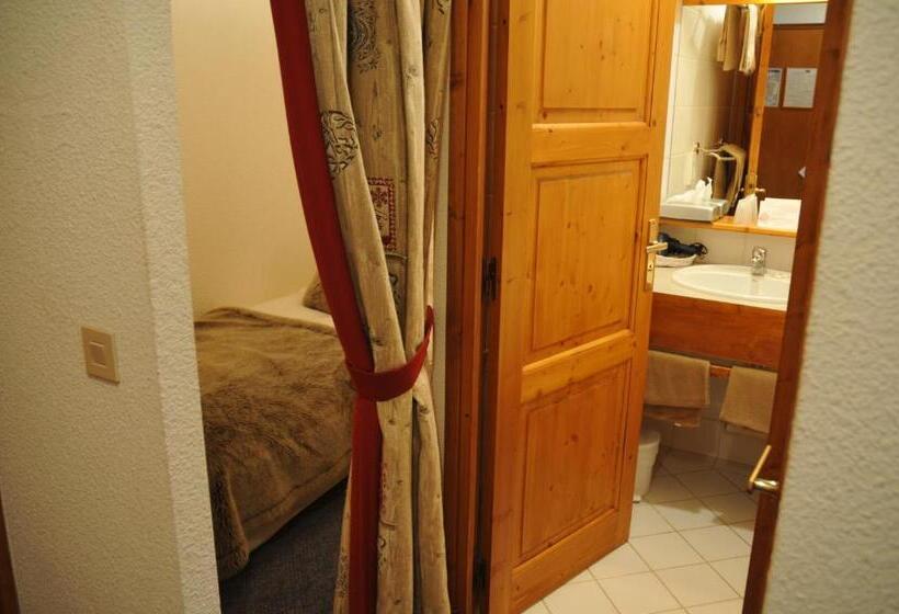 اتاق استاندارد سه نفره, Le Calgary