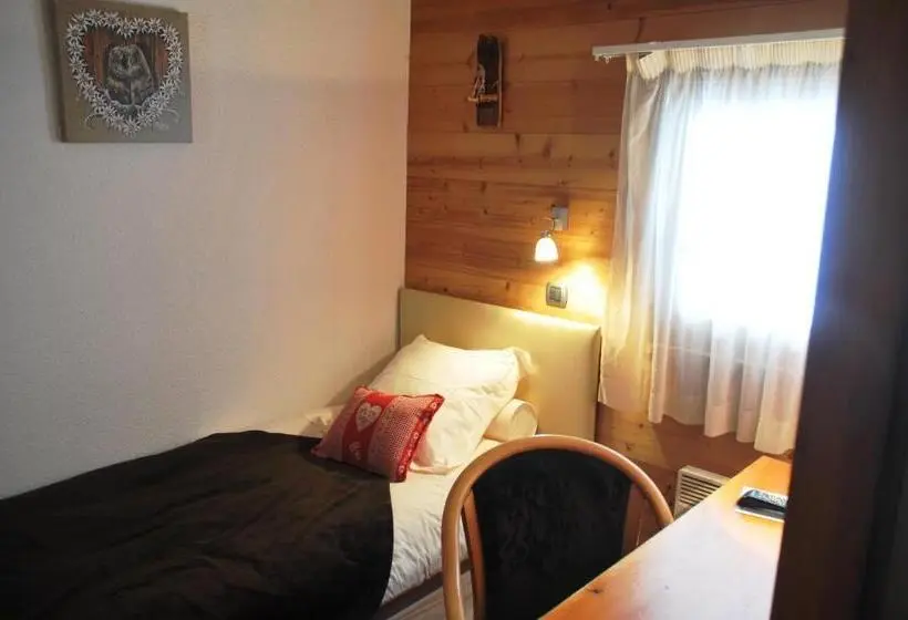 Superior Kolmen Hengen Huone, Le Calgary