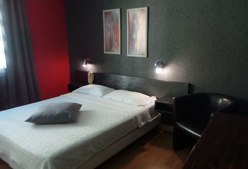 Номер Стандарт, Le Cambronne