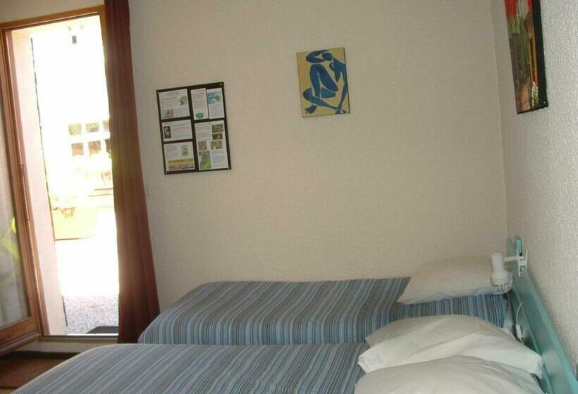 חדר סטנדרט לשלושה, Le Connetable